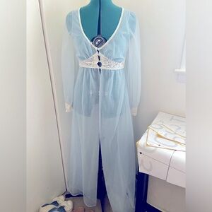 True Vintage Sky Blue Pegnoir Robe